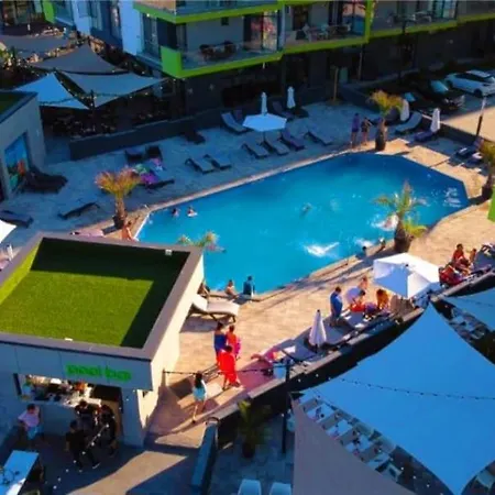 Pool & - Langa Plaja 公寓 *
