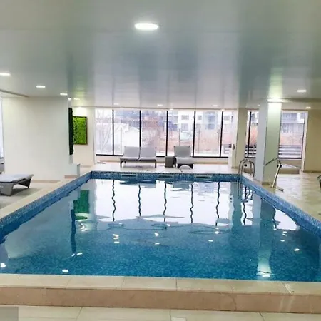 Pool & - Langa Plaja *