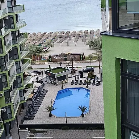 Pool & - Langa Plaja Năvodari