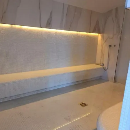 Apartment Pool & - Langa Plaja *