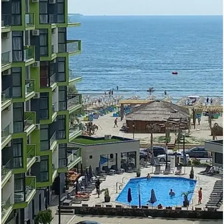 Pool & - Langa Plaja Năvodari