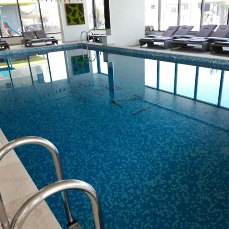 Apartment Pool & - Langa Plaja